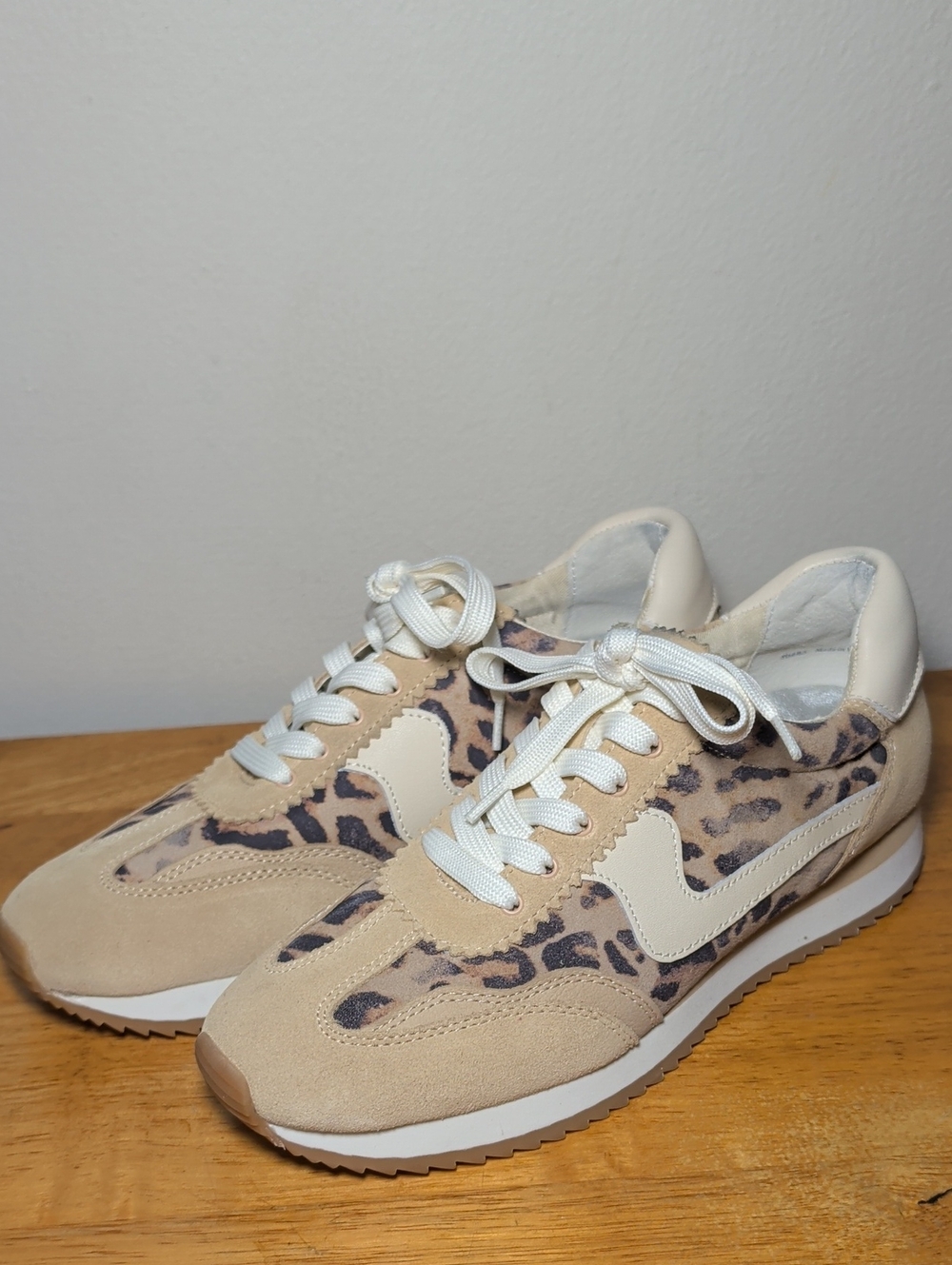 Dolce Vita Notice Sneaker in Light Brown Leopard Print Women's Size 8.5